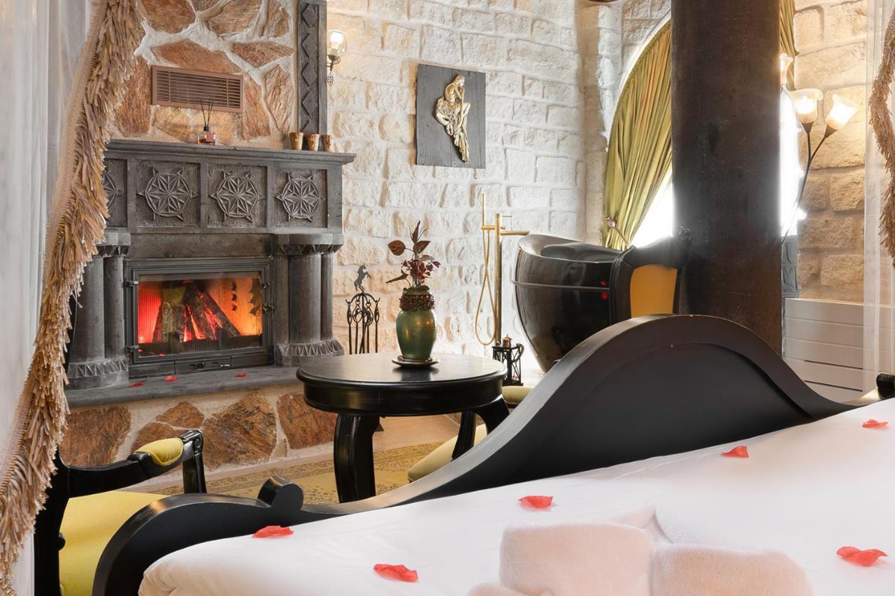Elysion Cave Suites Юргюп Екстериор снимка