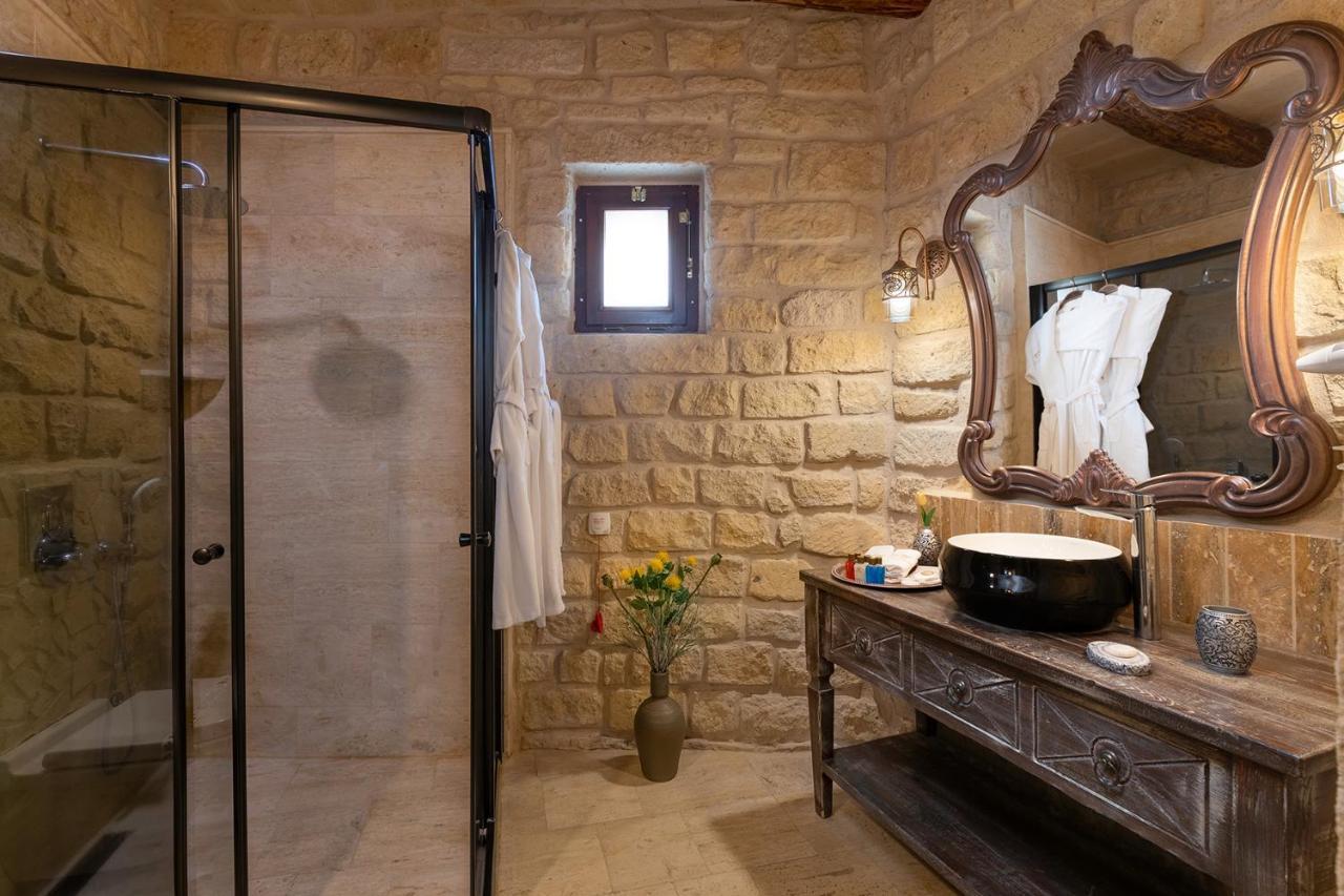 Elysion Cave Suites Юргюп Екстериор снимка