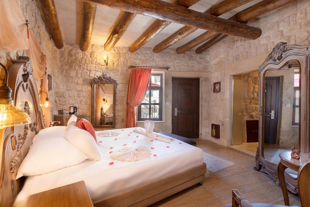 Elysion Cave Suites Юргюп Екстериор снимка