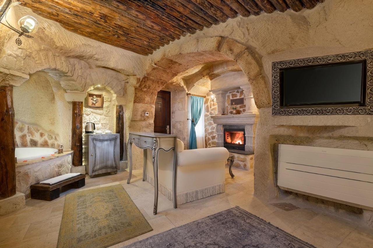 Elysion Cave Suites Юргюп Екстериор снимка