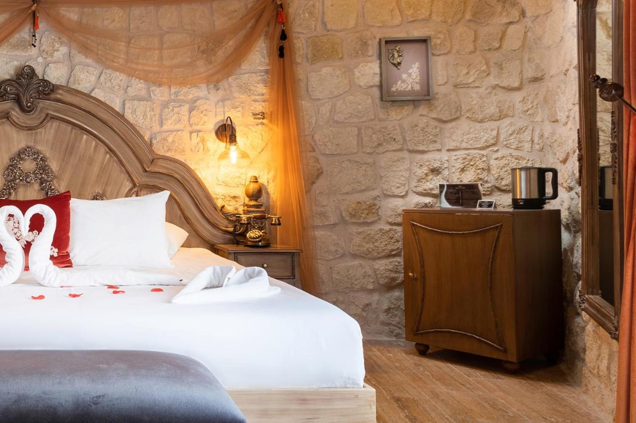 Elysion Cave Suites Юргюп Екстериор снимка