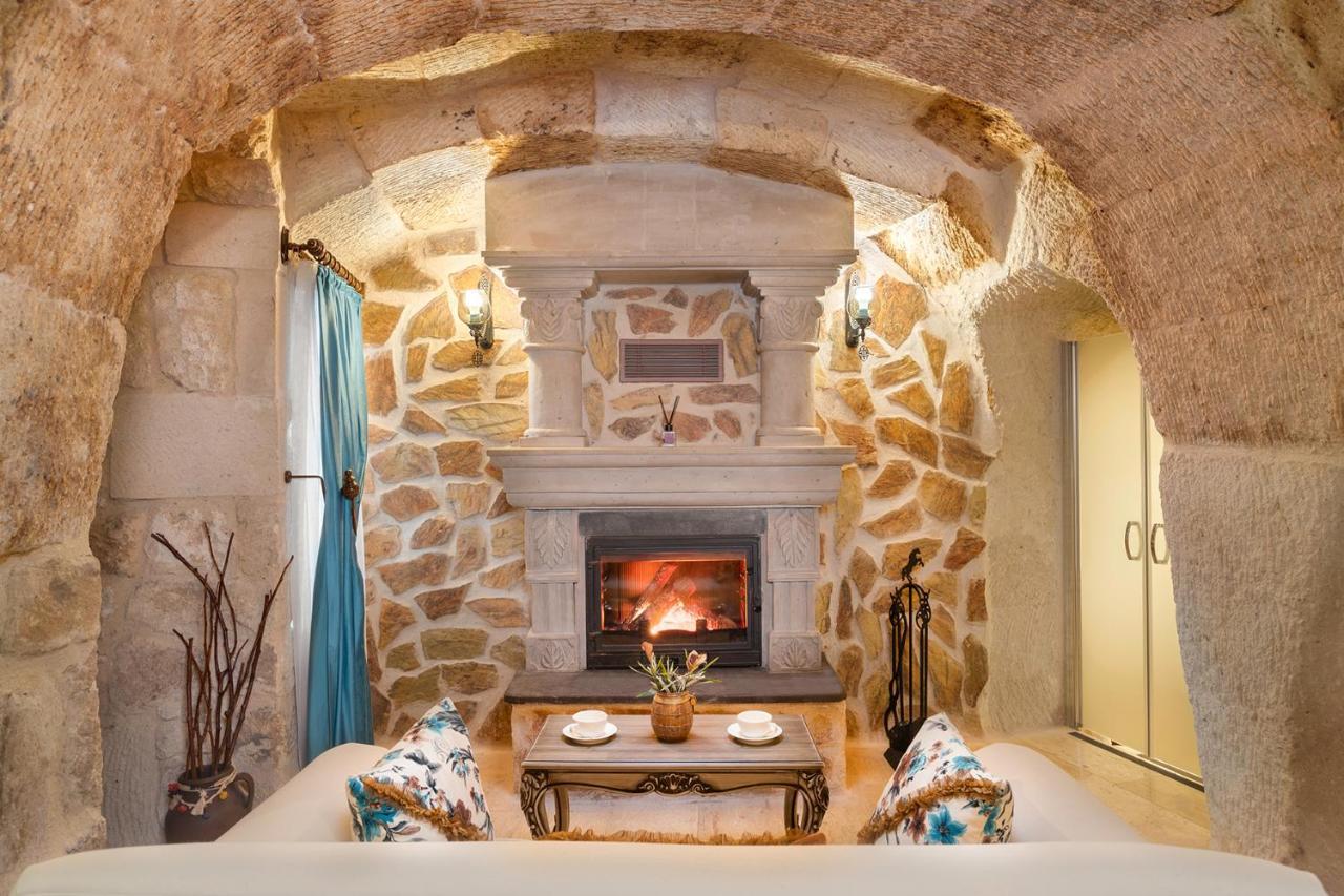 Elysion Cave Suites Юргюп Екстериор снимка