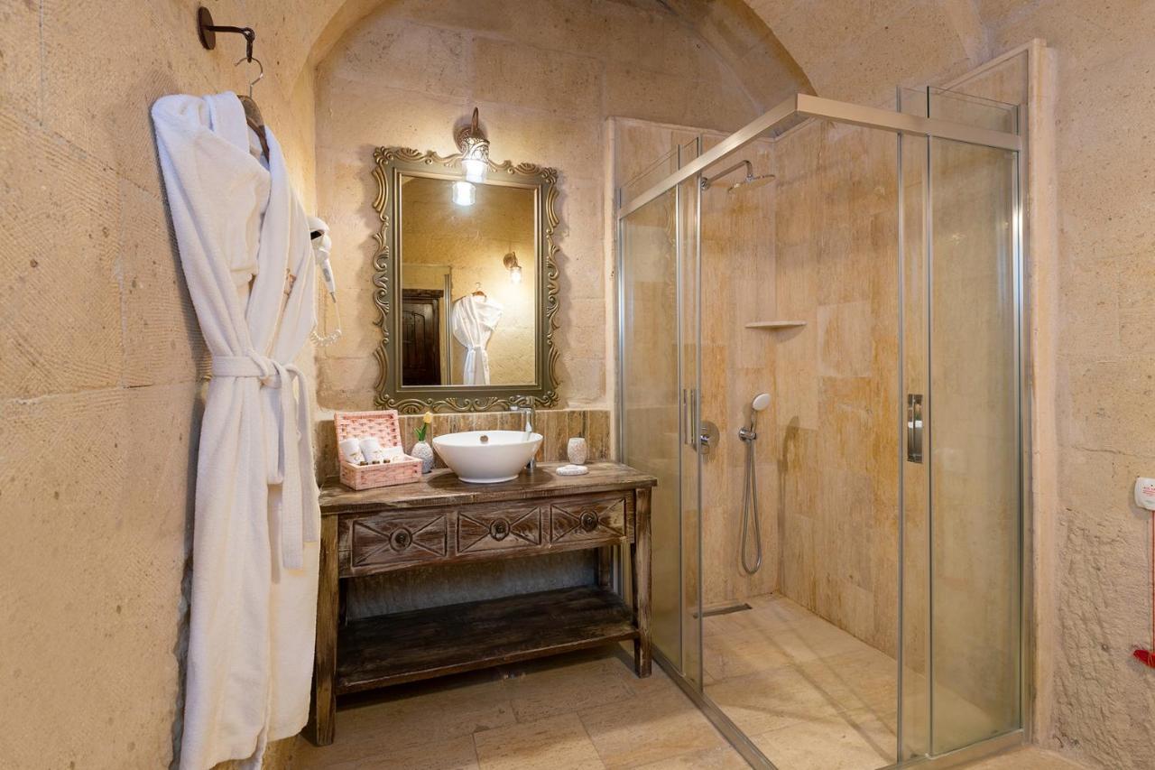 Elysion Cave Suites Юргюп Екстериор снимка