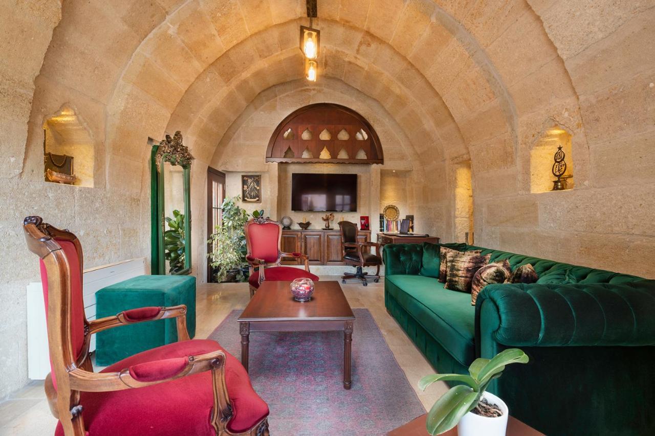 Elysion Cave Suites Юргюп Екстериор снимка