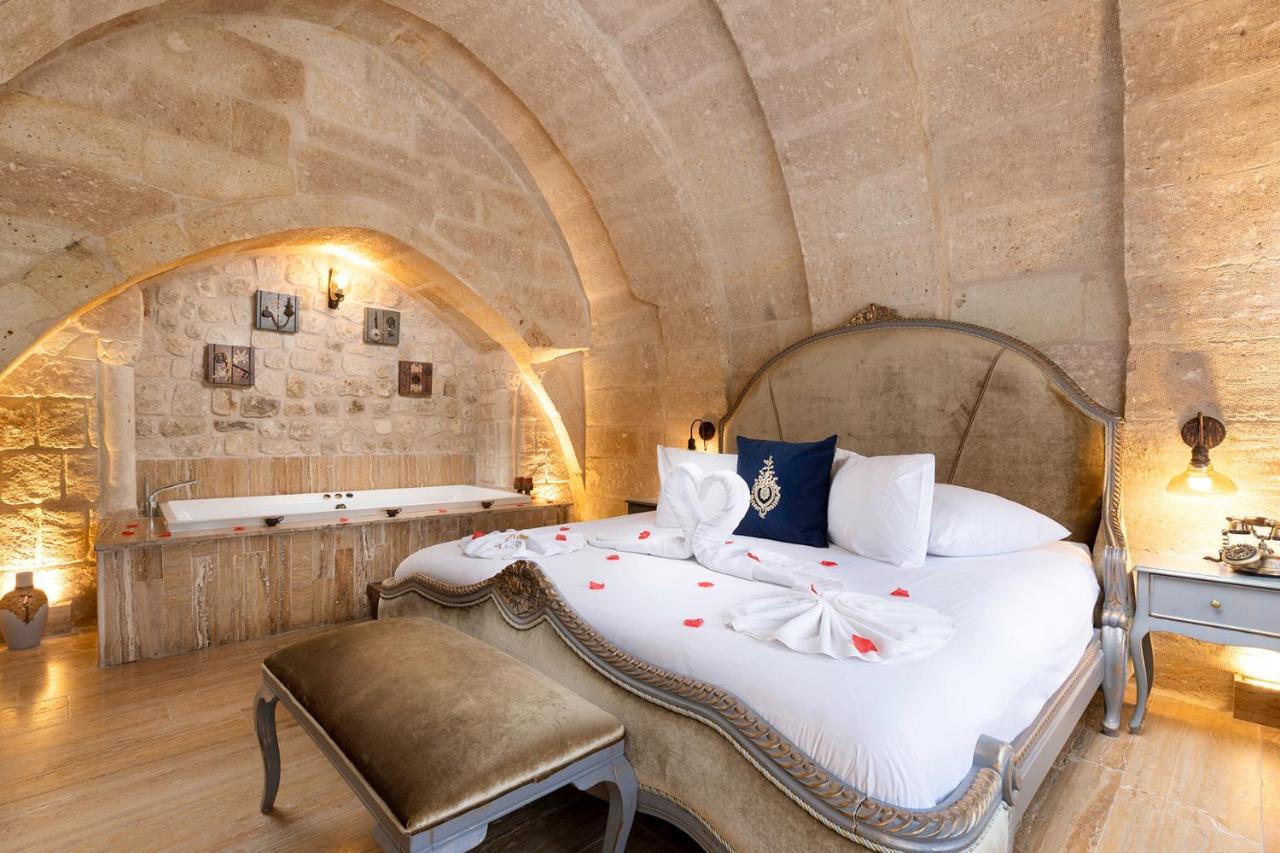 Elysion Cave Suites Юргюп Екстериор снимка