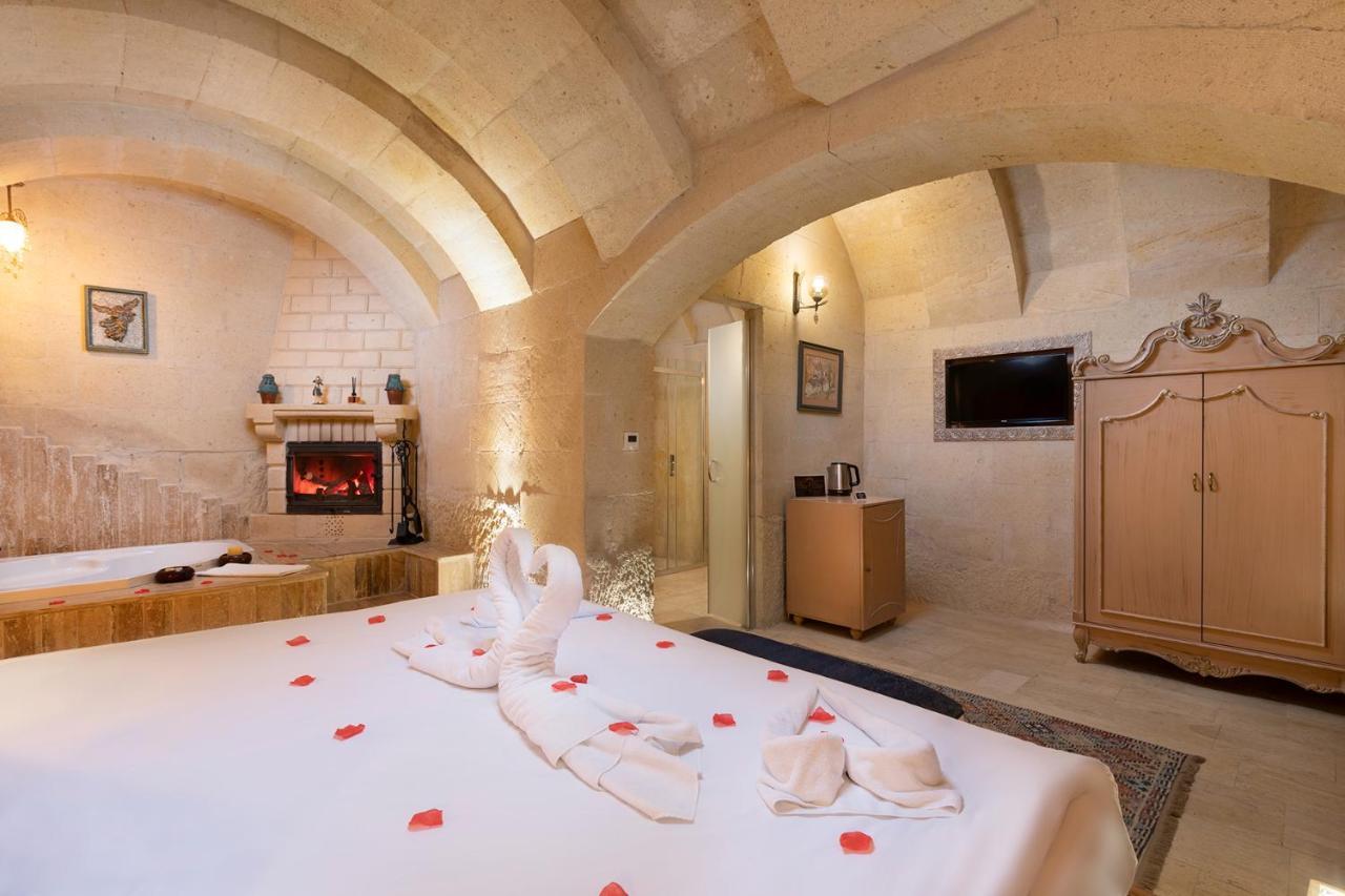 Elysion Cave Suites Юргюп Екстериор снимка
