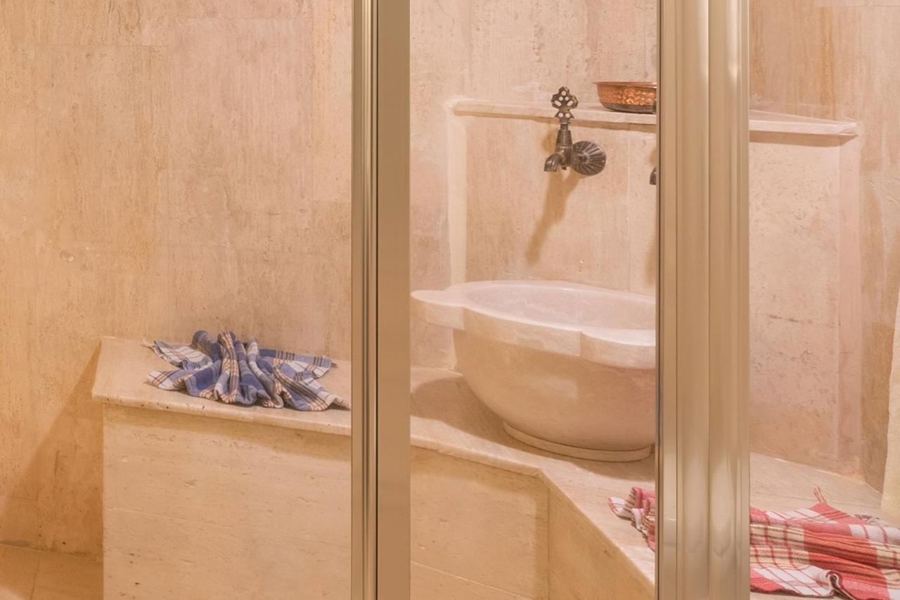 Elysion Cave Suites Юргюп Екстериор снимка