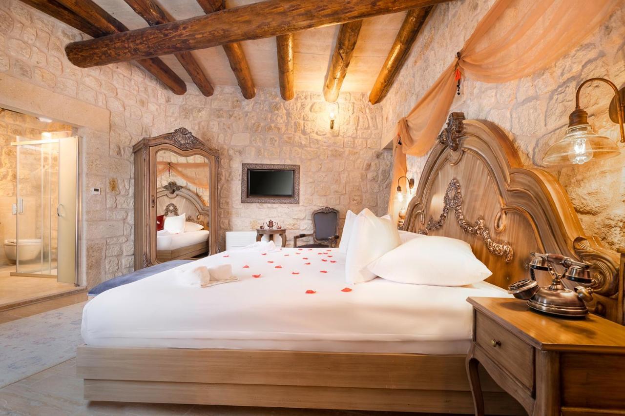 Elysion Cave Suites Юргюп Екстериор снимка