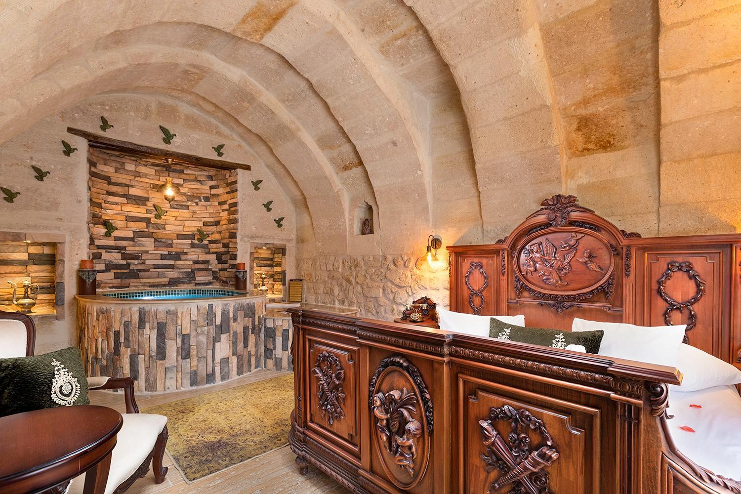 Elysion Cave Suites Юргюп Екстериор снимка