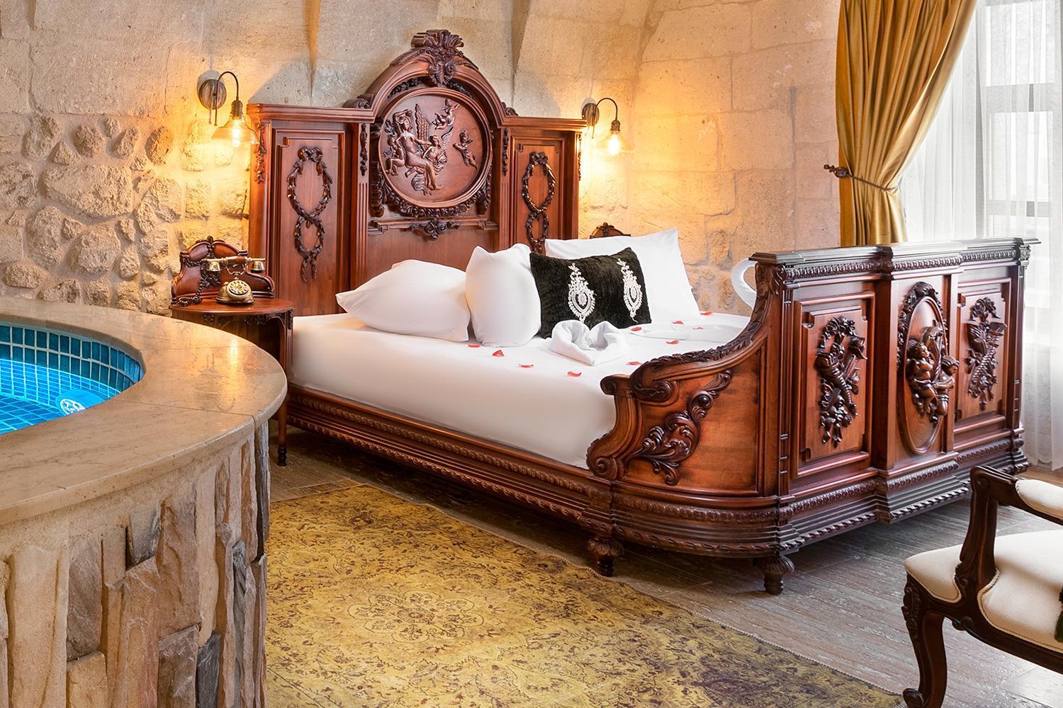 Elysion Cave Suites Юргюп Екстериор снимка