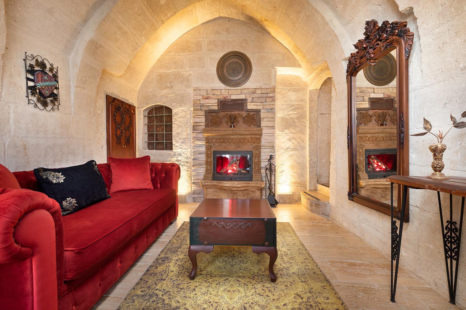 Elysion Cave Suites Юргюп Екстериор снимка