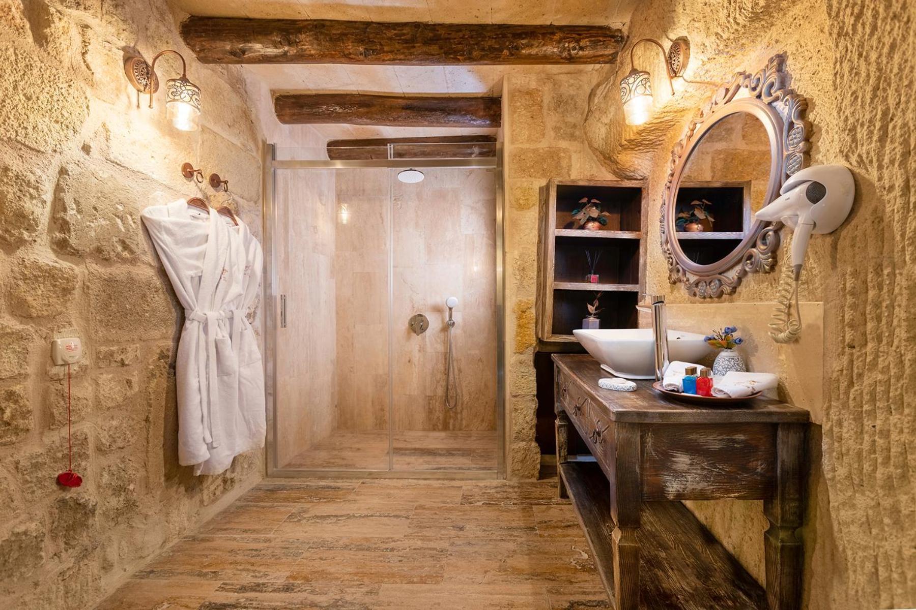 Elysion Cave Suites Юргюп Екстериор снимка
