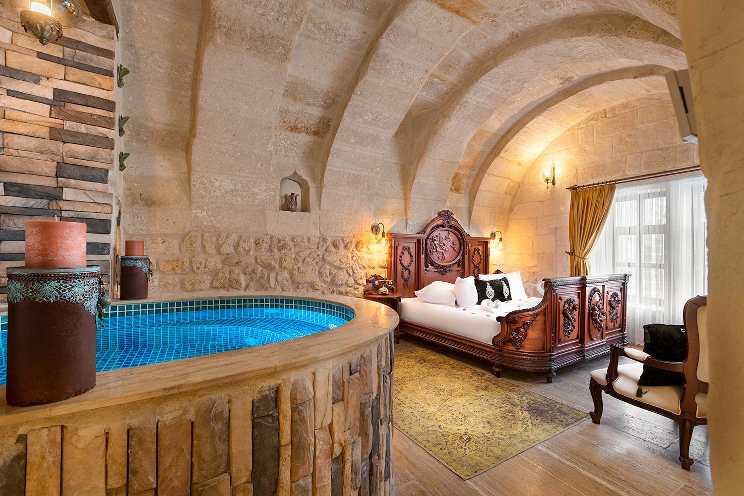 Elysion Cave Suites Юргюп Екстериор снимка